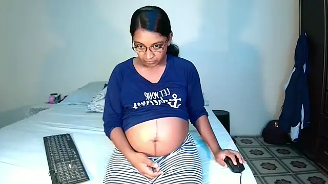 indiansweetflava online show from April 13, 2026, 11:59 am