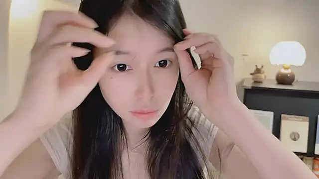 Snapshot of Onechestnut chatting on April 18, 2026, 6:06 am Onechestnut online show from April 18, 2026, 6:06 am