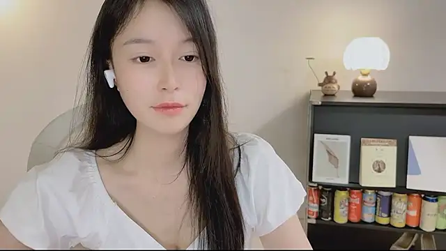 Snapshot of Onechestnut chatting on April 19, 2026, 5:12 pm Onechestnut online show from April 19, 2026, 5:12 pm