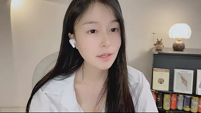 Snapshot of Onechestnut chatting on April 23, 2026, 12:40 pm Onechestnut online show from April 23, 2026, 12:40 pm