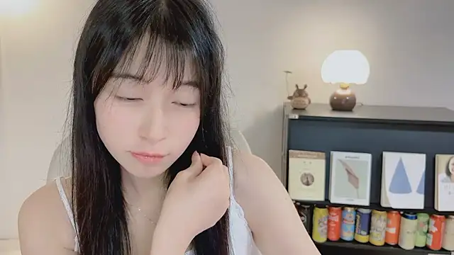 Snapshot of Onechestnut chatting on May 10, 2026, 5:34 am Onechestnut online show from May 10, 2026, 5:34 am