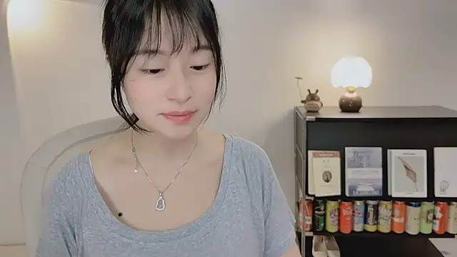 Snapshot of Onechestnut chatting on May 23, 2026, 5:12 am Onechestnut online show from May 23, 2026, 5:12 am