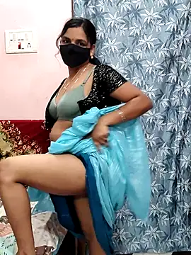Snapshot of Lalitha-1995 chatting on July 18, 2026, 5:17 pm Lalitha-1995 online show from July 18, 2026, 5:17 pm