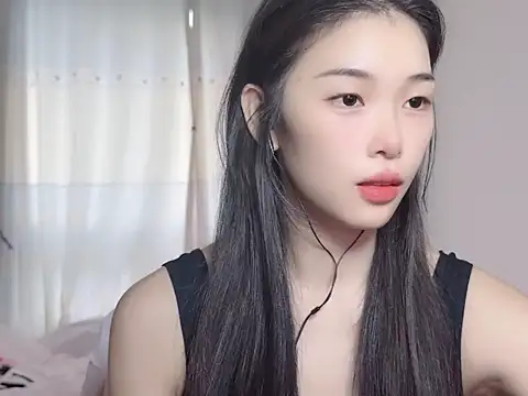 Snapshot of YUNA-kpop chatting on August 4, 2026, 9:23 am YUNA-kpop online show from August 4, 2026, 9:23 am