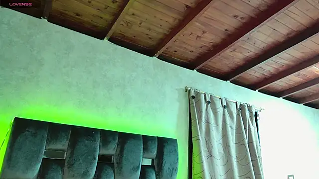 Snapshot of Taurito___ chatting on November 5, 2025, 6:02 am Taurito online show from November 5, 2025, 6:02 am