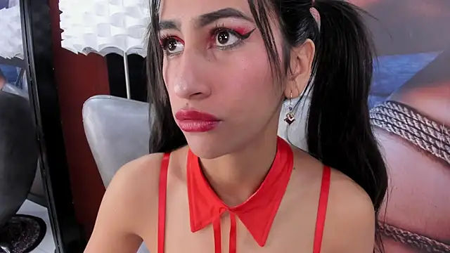 miss   taylor online show from October 8, 2025, 2:31 am