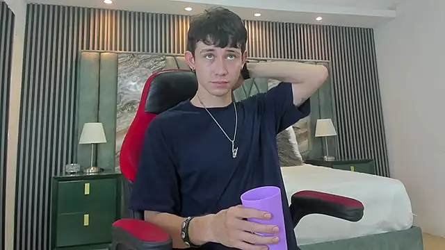 Michael blue online show from September 19, 2025, 7:58 pm