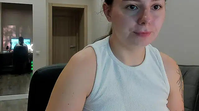 Snapshot of Di_na_Bell chatting on June 26, 2026, 5:45 am Di na Bell online show from June 26, 2026, 5:45 am