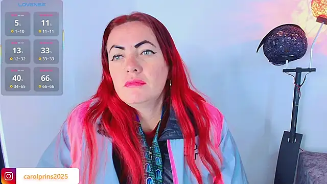 carolinhe  online show from November 12, 2025, 11:54 am