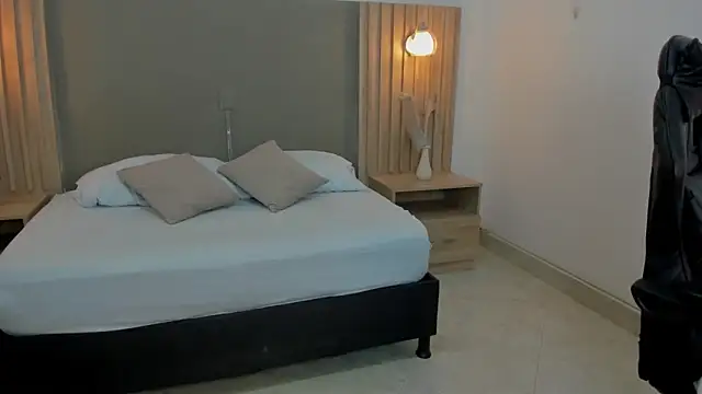 carlina 15 online show from December 19, 2025, 12:12 pm