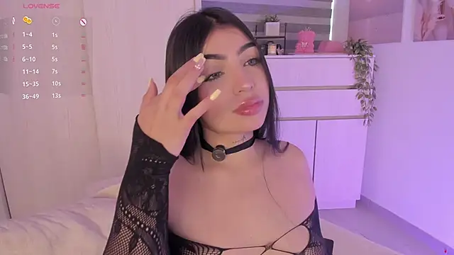 Snapshot of EmmyKenner chatting on November 12, 2025, 11:54 am EmmyKenner online show from November 12, 2025, 11:54 am