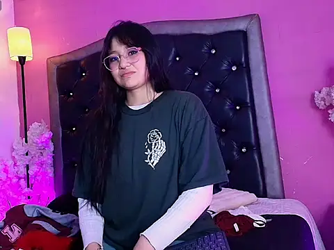 Aliice Blond online show from September 20, 2025, 2:23 am