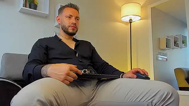 DIMITRI MASTEER online show from November 17, 2025, 9:53 pm