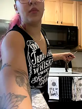 babykalirose online show from October 4, 2025, 5:11 pm