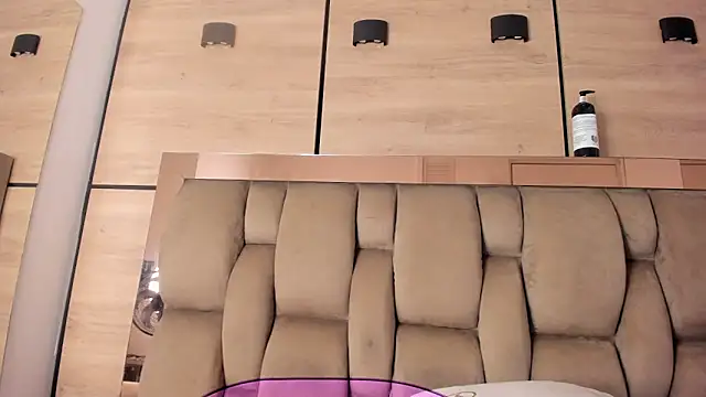 karol lewiss online show from March 3, 2026, 12:44 pm