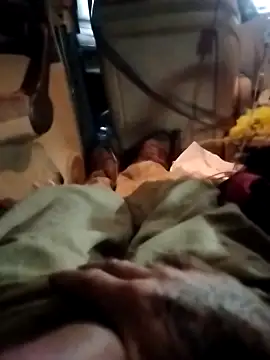 Snapshot of helldonk chatting on October 25, 2025, 3:40 pm helldonk online show from October 25, 2025, 3:40 pm