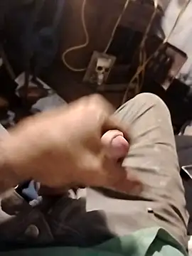 Snapshot of helldonk chatting on April 3, 2026, 7:34 pm helldonk online show from April 3, 2026, 7:34 pm