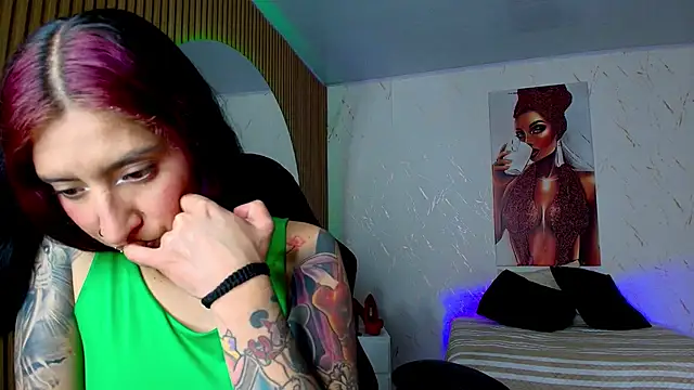 Scaarlettfox online show from September 9, 2025, 3:50 am