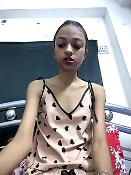 Your-Kitkat online show from September 17, 2025, 1:02 pm