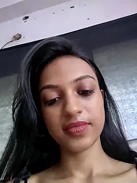 Your-Kitkat online show from October 4, 2025, 8:01 am