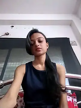 Your-Kitkat online show from October 5, 2025, 8:34 am