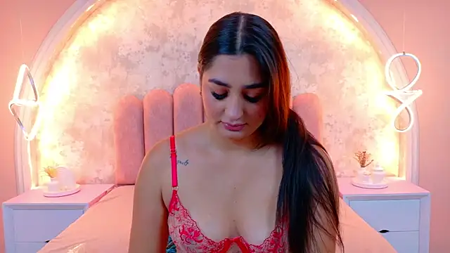 JasmineRhodes online show from November 4, 2025, 12:59 pm