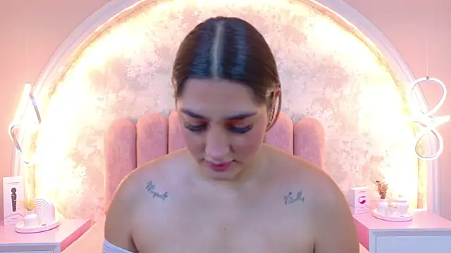 Snapshot of JasmineRhodes chatting on January 7, 2026, 1:02 pm JasmineRhodes online show from January 7, 2026, 1:02 pm