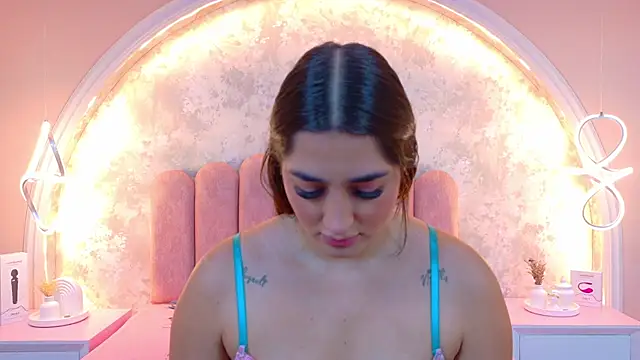 Snapshot of JasmineRhodes chatting on January 15, 2026, 12:54 pm JasmineRhodes online show from January 15, 2026, 12:54 pm