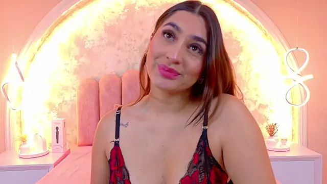 Snapshot of JasmineRhodes chatting on February 5, 2026, 12:32 pm JasmineRhodes online show from February 5, 2026, 12:32 pm