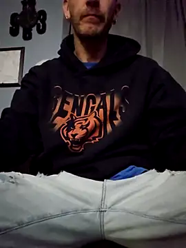 Sampzon online show from October 13, 2025, 1:49 am