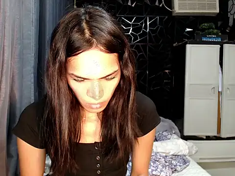 ladyhotcuming online show from July 13, 2026, 12:57 am