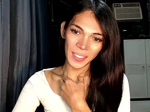 ladyhotcuming online show from July 26, 2026, 9:32 pm