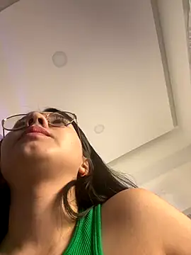 Michelle Zoe online show from November 12, 2025, 5:52 am