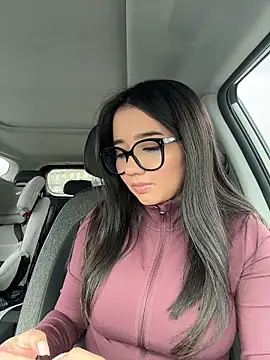 Michelle Zoe online show from June 6, 2026, 3:39 pm