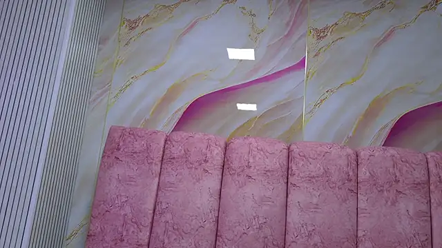 emmacurvy online show from April 2, 2026, 3:04 am