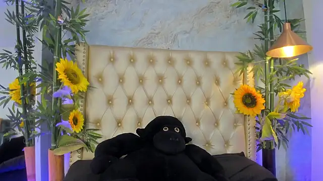 LittleeJaz online show from February 6, 2026, 4:06 am