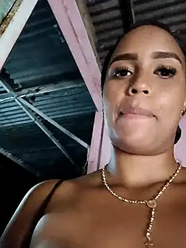 Snapshot of Fernanda30 chatting on September 24, 2025, 4:16 am Fernanda30 online show from September 24, 2025, 4:16 am