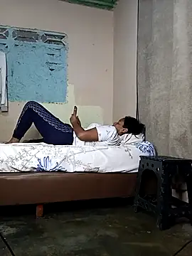 Snapshot of Fernanda30 chatting on October 19, 2025, 4:07 pm Fernanda30 online show from October 19, 2025, 4:07 pm