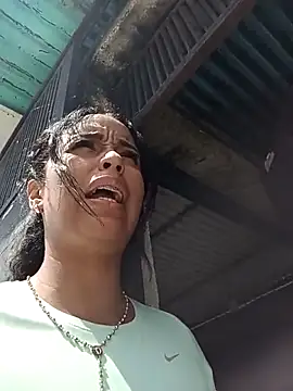 Snapshot of Fernanda30 chatting on October 31, 2025, 5:03 pm Fernanda30 online show from October 31, 2025, 5:03 pm