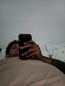 Snapshot of Fernanda30 chatting on November 19, 2025, 6:13 am Fernanda30 online show from November 19, 2025, 6:13 am