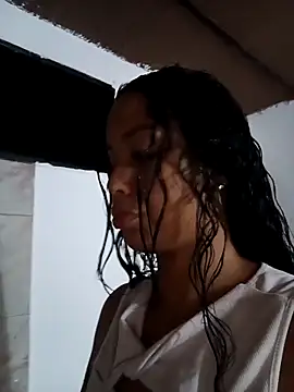 Snapshot of Fernanda30 chatting on December 3, 2025, 2:48 pm Fernanda30 online show from December 3, 2025, 2:48 pm