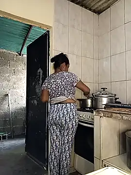 Snapshot of Fernanda30 chatting on December 17, 2025, 5:19 pm Fernanda30 online show from December 17, 2025, 5:19 pm