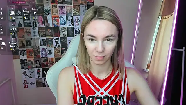 NessaDiazz online show from September 23, 2025, 1:08 am