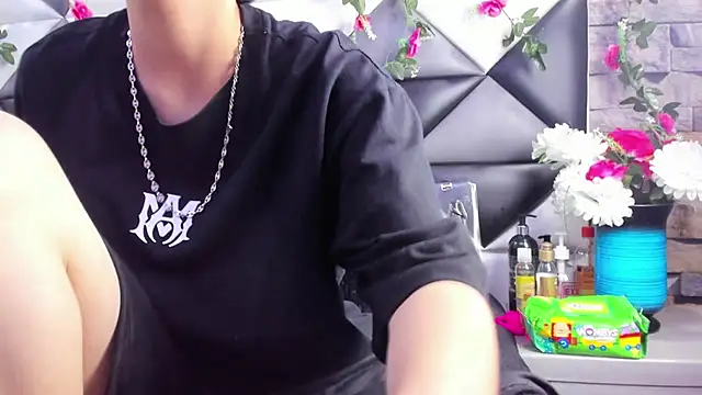 Megan Thompson  online show from November 12, 2025, 2:12 am