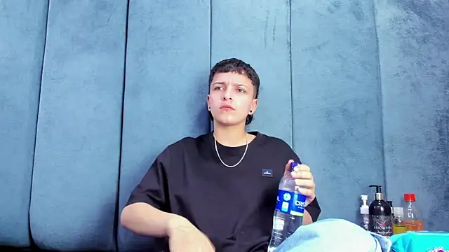 Megan Thompson  online show from February 28, 2026, 2:23 am