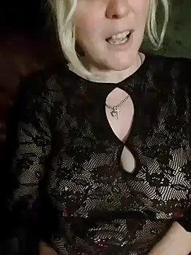 Bouncy-Bella28X online show from September 9, 2025, 9:47 pm