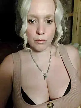 Bouncy-Bella28X online show from September 14, 2025, 9:25 pm