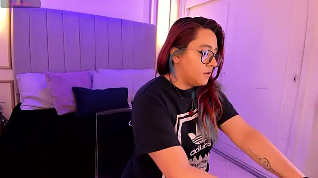 Cherry blush  online show from September 27, 2025, 1:05 pm