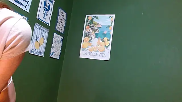 Snapshot of Roxiehood chatting on December 3, 2025, 1:46 am Roxiehood online show from December 3, 2025, 1:46 am