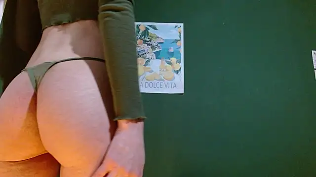 Snapshot of Roxiehood chatting on March 10, 2026, 2:16 am Roxiehood online show from March 10, 2026, 2:16 am